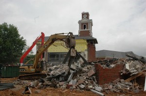 sb-razing1 With the tower of the new complex in the background, the former science building at Lee is razed on May 26.