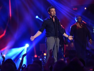 Clark Beckham performs on the American Idol stage (click photo to enlarge)