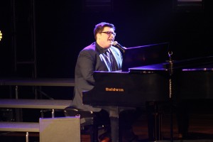 Jordan Smith performs "Great Is Thy Faithfulness" for Lee University chapel on Feb. 18 (click image to enlarge)